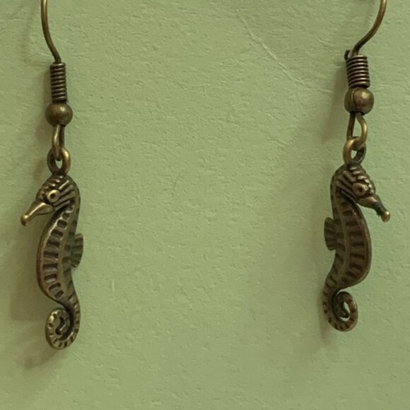 Seahorse Earrings, Seahorse Jewelry, Nautical Earrings, Gift Idea, Sea Life - Picture 4 of 6